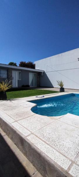 dpto faro con pileta climatizada 15-11 al 15 -04 a 300 mts de la playa
